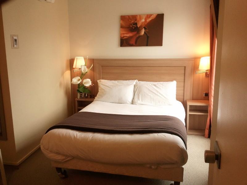 Hotel Boris V. By Happyculture Λεβαλουά Περέ Δωμάτιο φωτογραφία