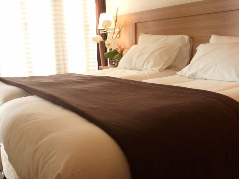 Hotel Boris V. By Happyculture Λεβαλουά Περέ Δωμάτιο φωτογραφία